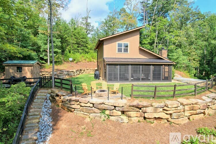 Clayton House: 112 John English Dr