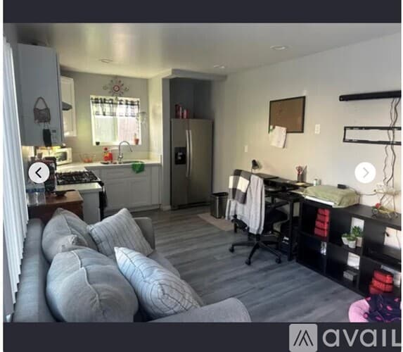 South Gate House: 8683 San Luis Avenue