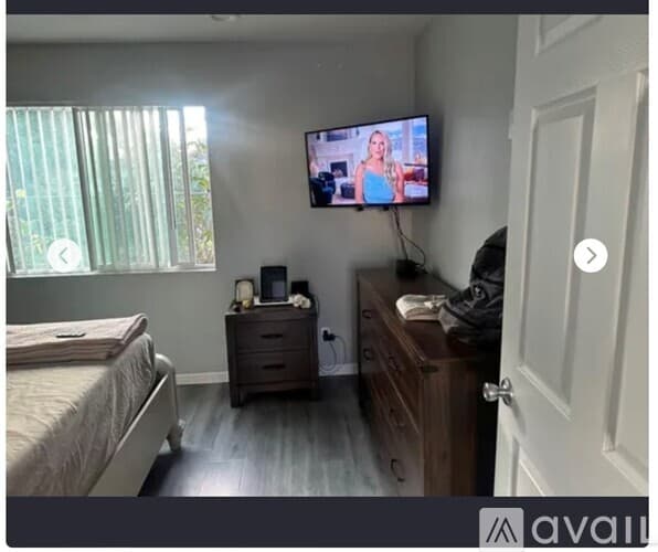 South Gate House: 8683 San Luis Avenue