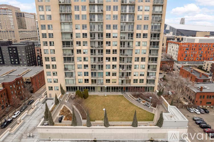Minneapolis Apartment: 929 Portland Ave