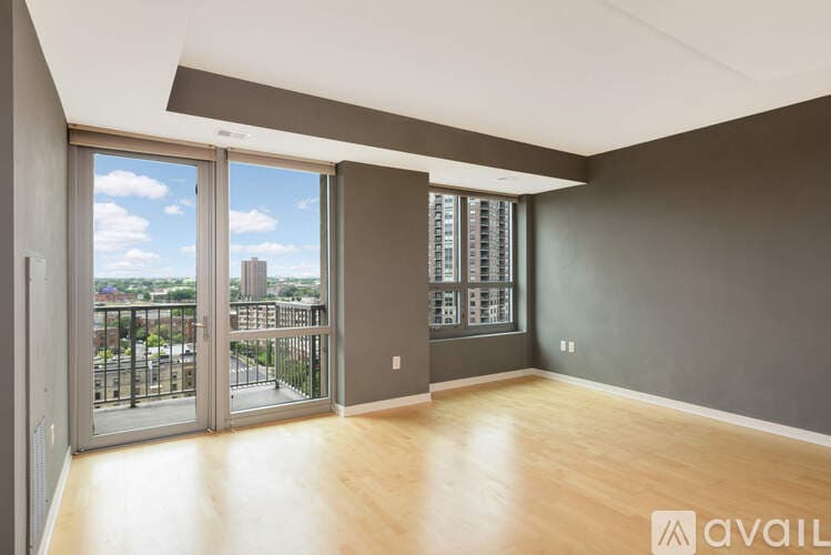 Minneapolis Apartment: 929 Portland Ave
