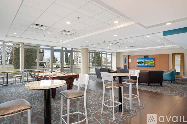 Minneapolis Apartment: 929 Portland Ave