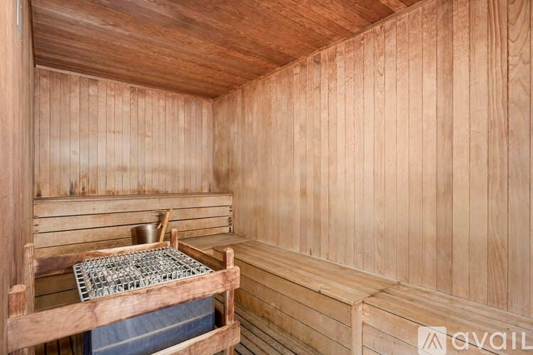 Minneapolis Apartment: 929 Portland Ave
