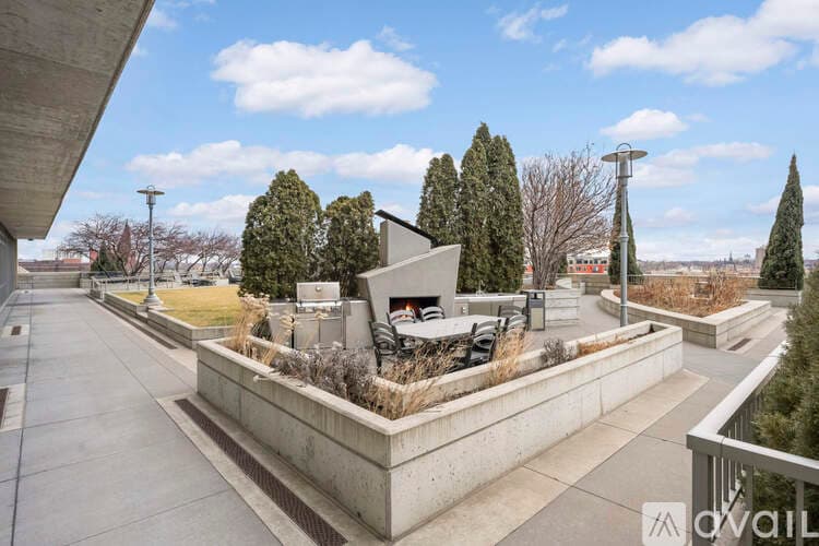 Minneapolis Apartment: 929 Portland Ave