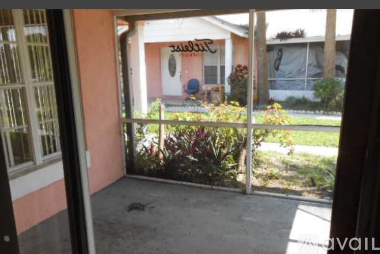 Delray Beach House: 440 SE 1st Ave