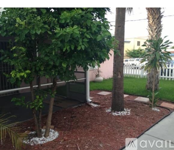 Delray Beach House: 440 SE 1st Ave