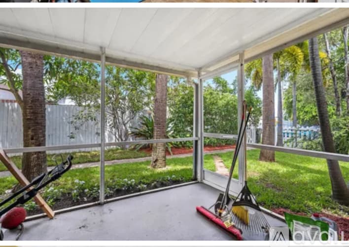 Delray Beach House: 440 SE 1st Ave