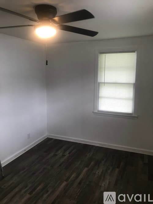 Kinston House: 1221 Ferndale Ln