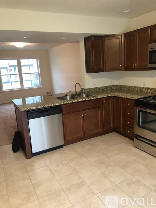 Waterford Townhome: 34 Circuit Street