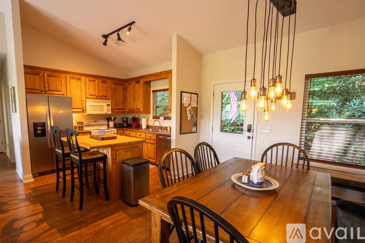 Clayton House: 399 Orchid Trl