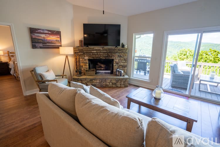 Clayton House: 399 Orchid Trl
