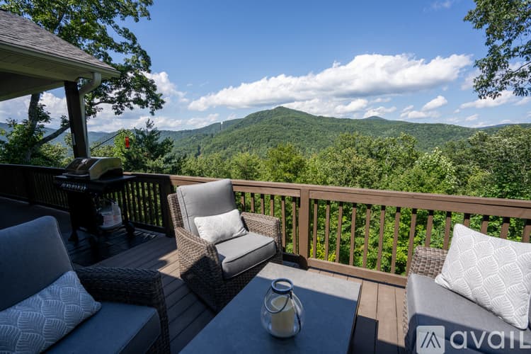 Clayton House: 399 Orchid Trl
