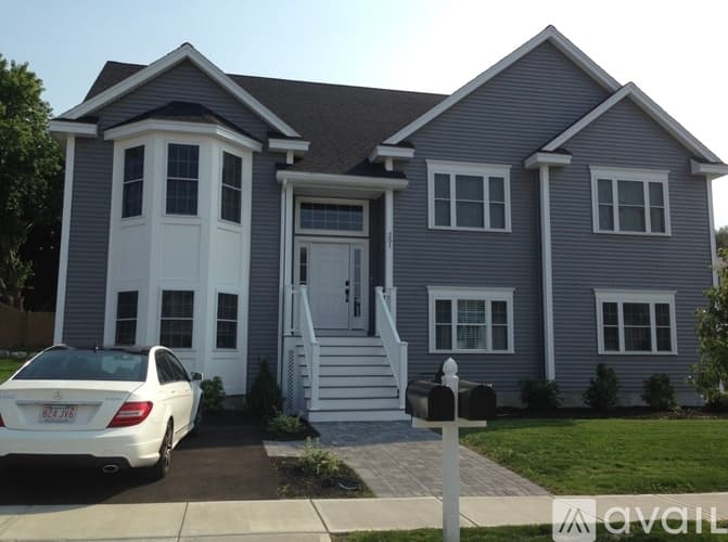 Revere Apartment: 251 Oakwood Avenue