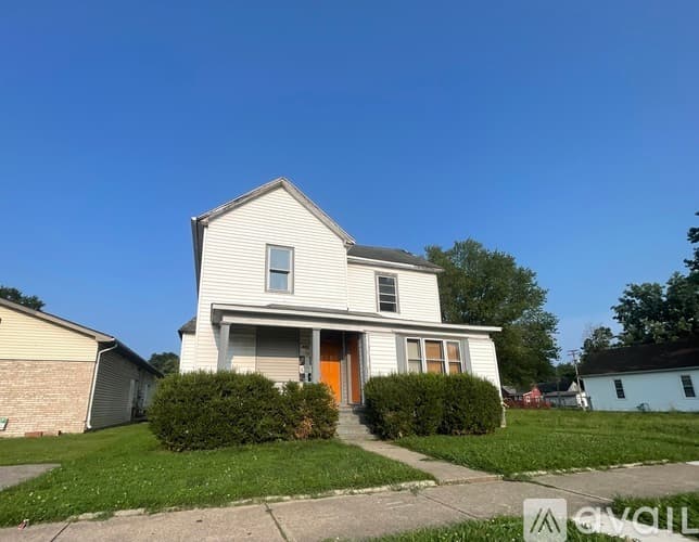 Terre Haute Apartment: 821 N 13 Th St