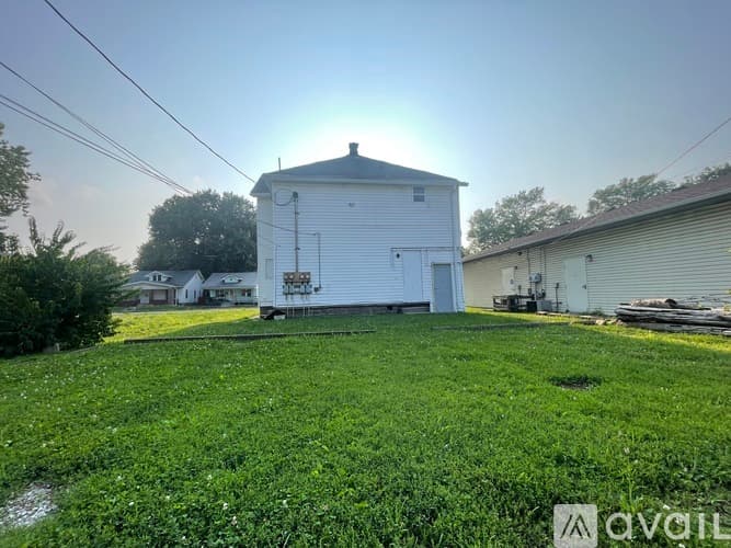 Terre Haute Apartment: 821 N 13 Th St