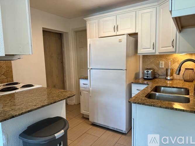 Seminole House: 9372 88th Way North Unit 2