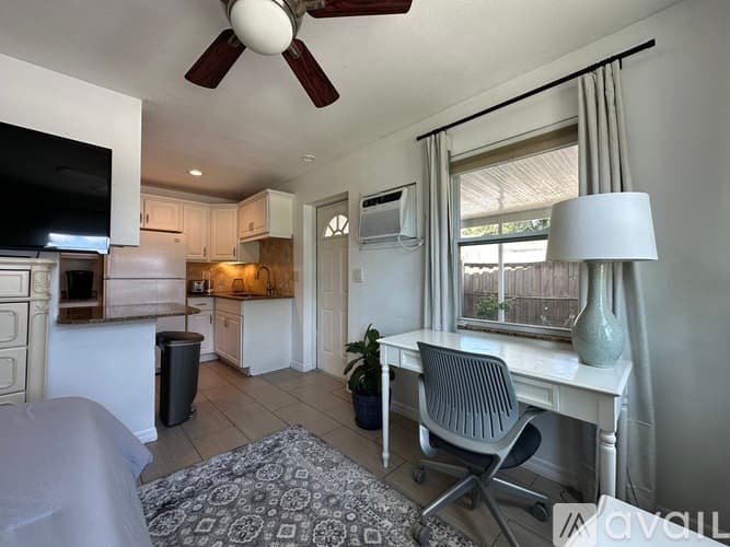 Seminole House: 9372 88th Way North Unit 2