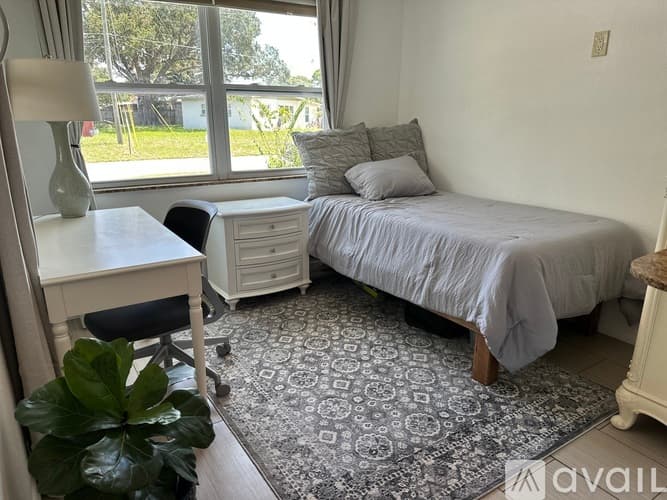 Seminole House: 9372 88th Way North Unit 2