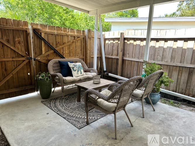 Seminole House: 9372 88th Way North Unit 2