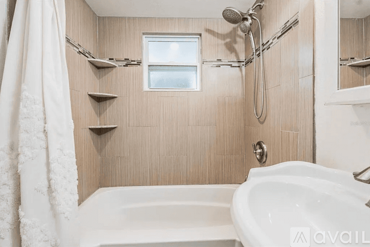 Seminole House: 9372 88th Way North Unit 2