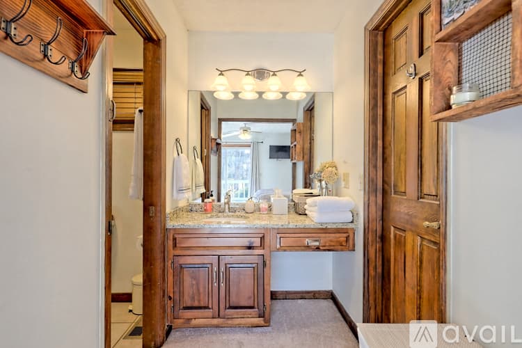Clayton House: 2057 GA 197