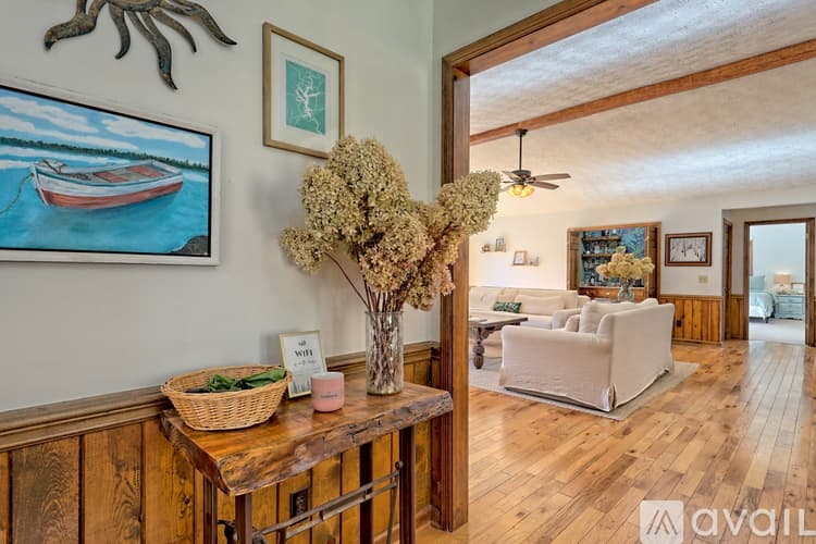 Clayton House: 2057 GA 197