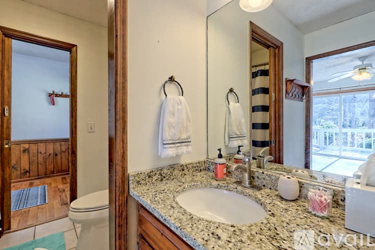 Clayton House: 2057 GA 197
