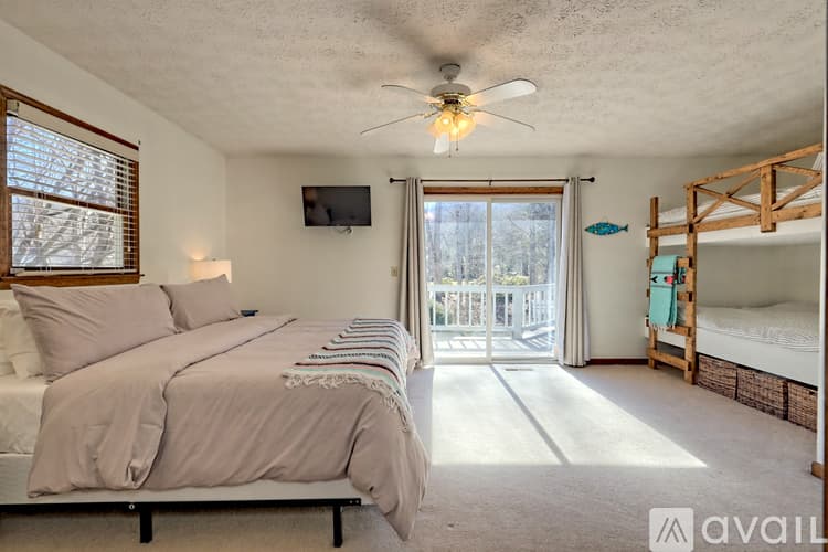 Clayton House: 2057 GA 197