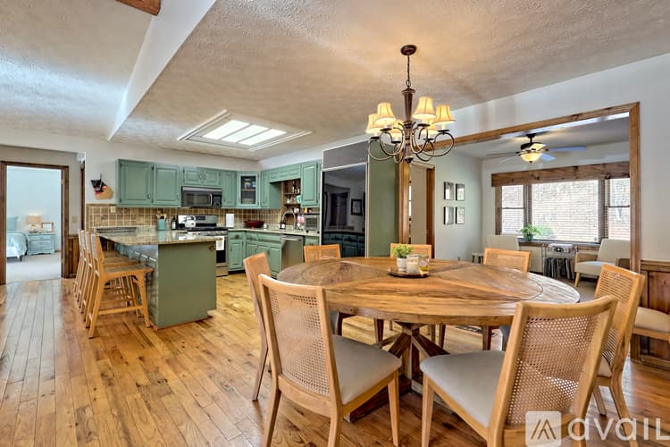 Clayton House: 2057 GA 197