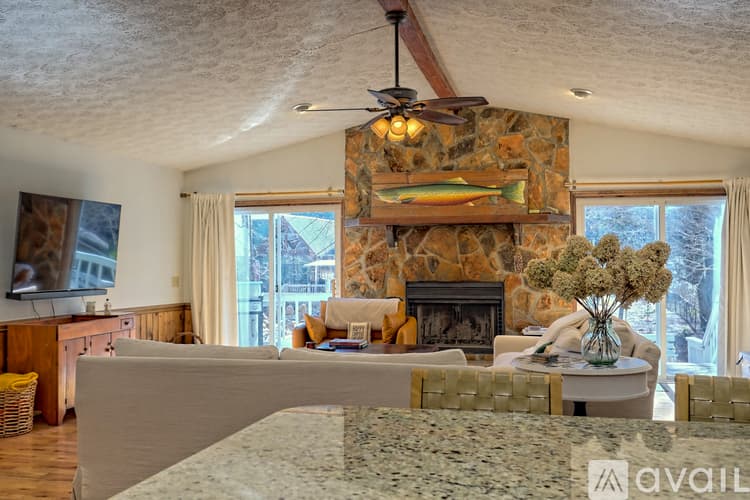 Clayton House: 2057 GA 197