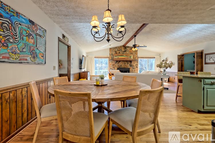 Clayton House: 2057 GA 197