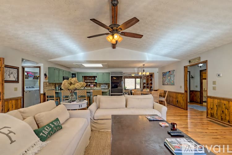 Clayton House: 2057 GA 197