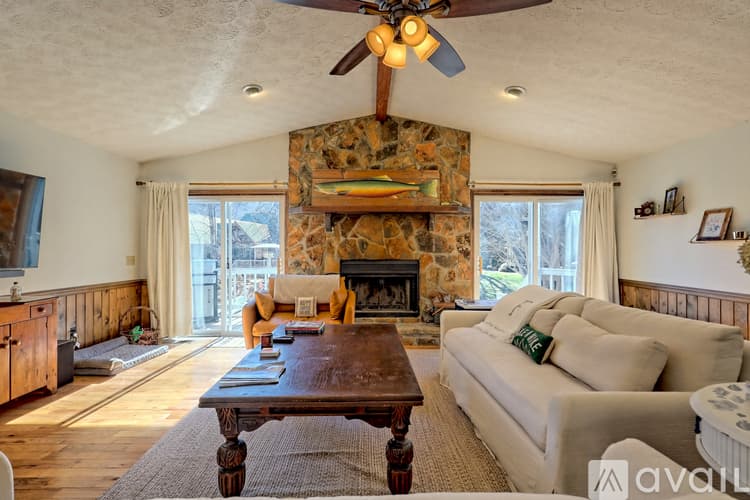 Clayton House: 2057 GA 197