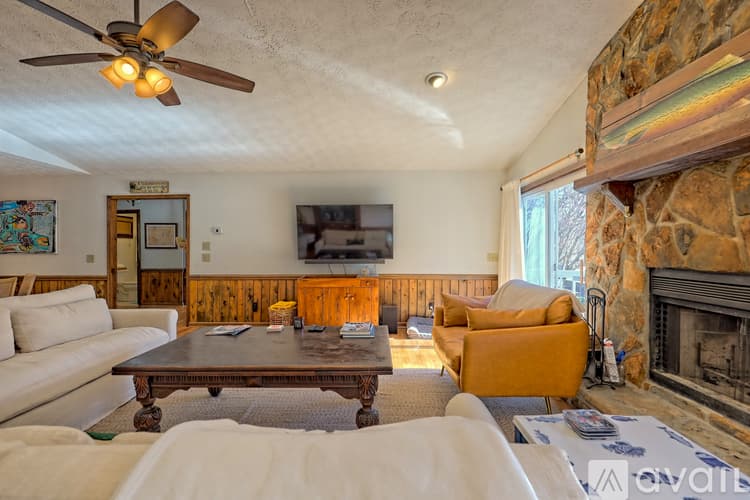 Clayton House: 2057 GA 197