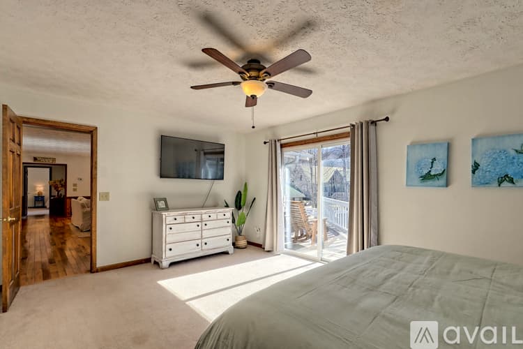 Clayton House: 2057 GA 197