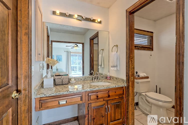Clayton House: 2057 GA 197
