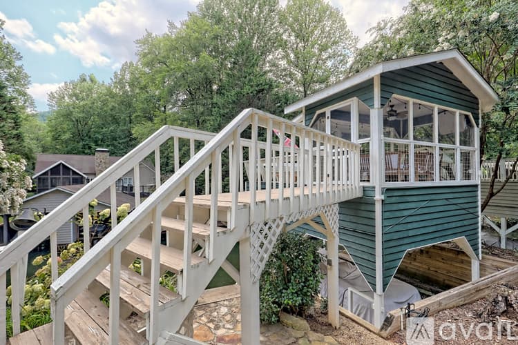 Clayton House: 2057 GA 197