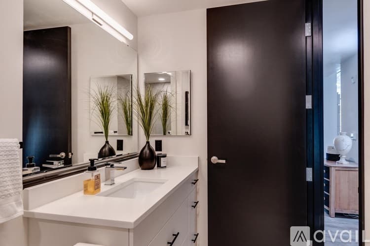 Madison Condo: 211 South Henry Street