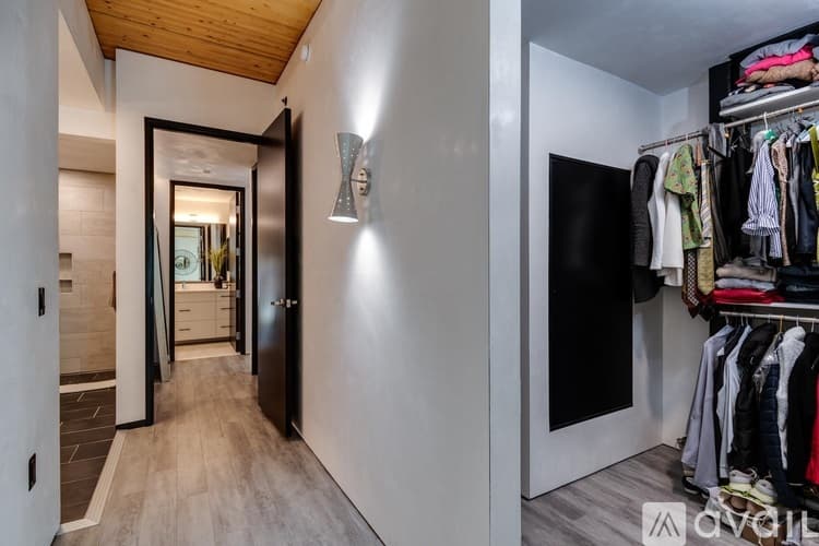 Madison Condo: 211 South Henry Street
