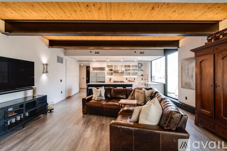 Madison Condo: 211 South Henry Street