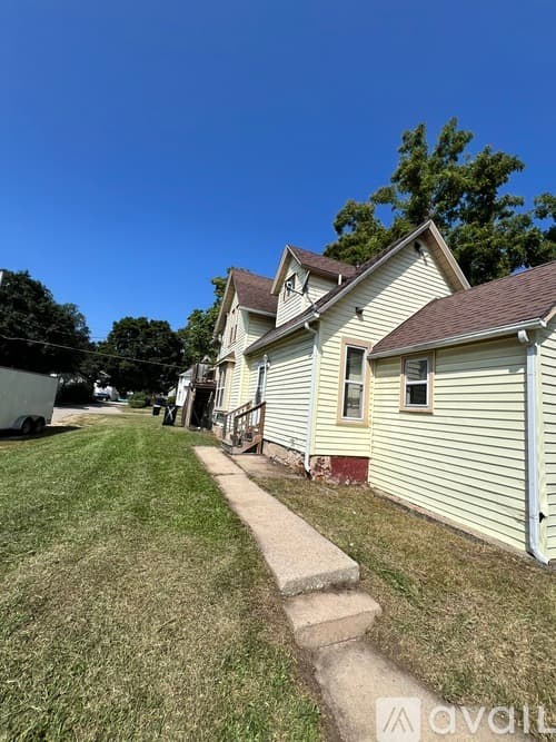 Beloit Apartment: Lincoln Ave