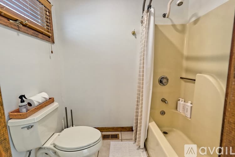 Clayton House: 2057 GA 197