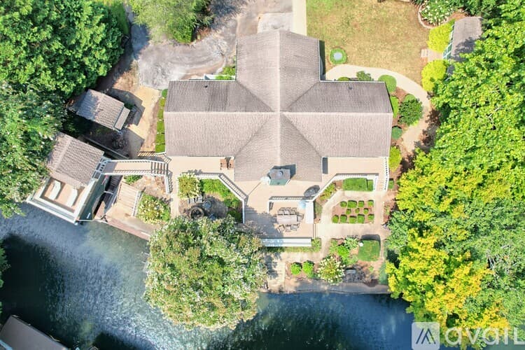 Clayton House: 2057 GA 197