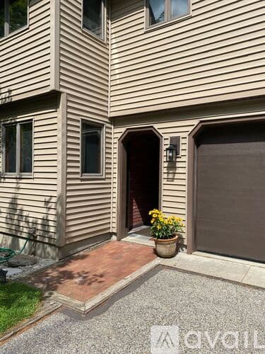 New Marlborough House: 104 Underwood Road