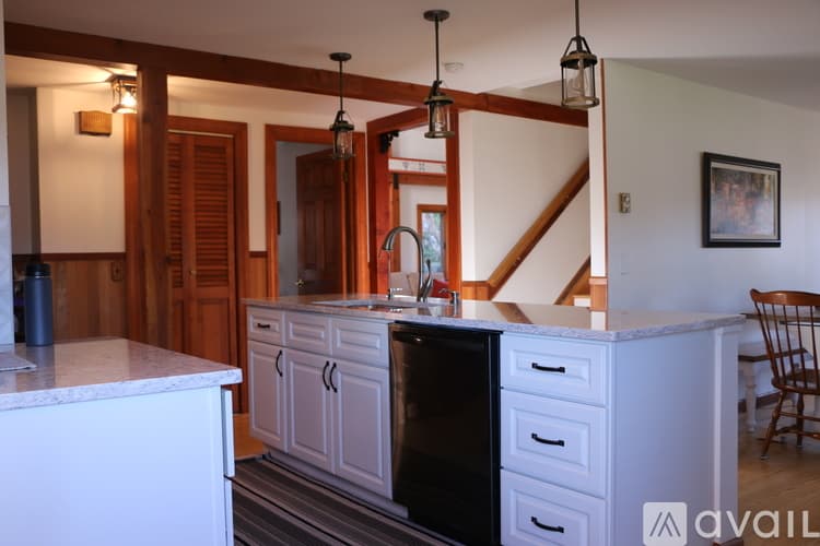 New Marlborough House: 104 Underwood Road