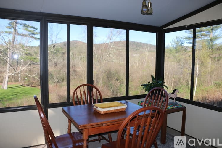 New Marlborough House: 104 Underwood Road