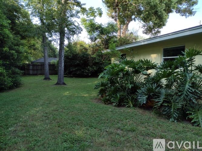 Ocala House: 720 NE 17th Ct