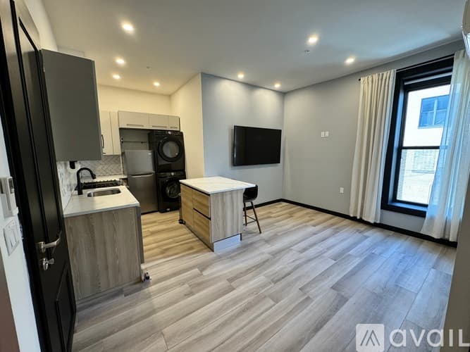 Newark Apartment: 378 Broad Street