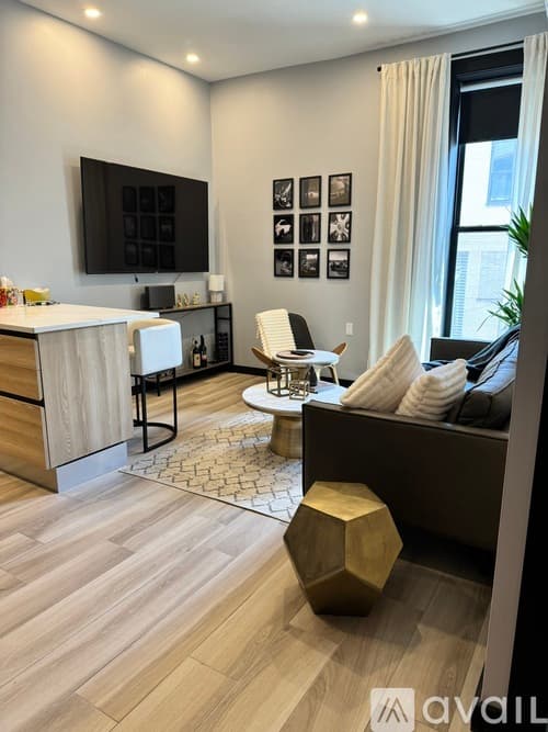 Newark Apartment: 378 Broad Street
