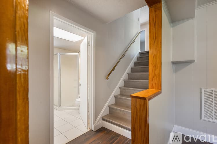 Knoxville House: 1505 Aldenwood Ln